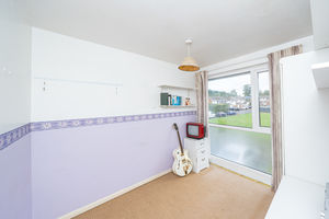BEDROOM - click for photo gallery